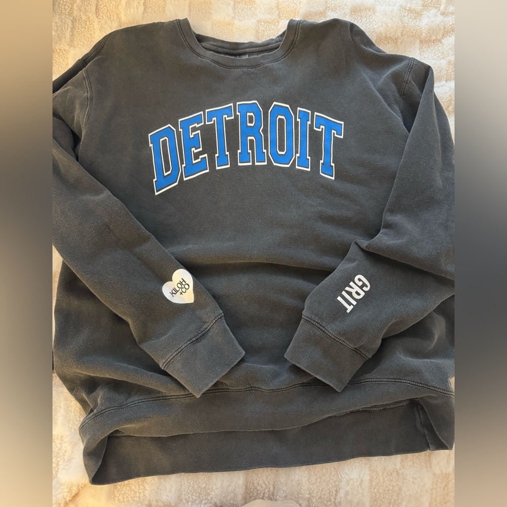 Detroit lions sweatshirt